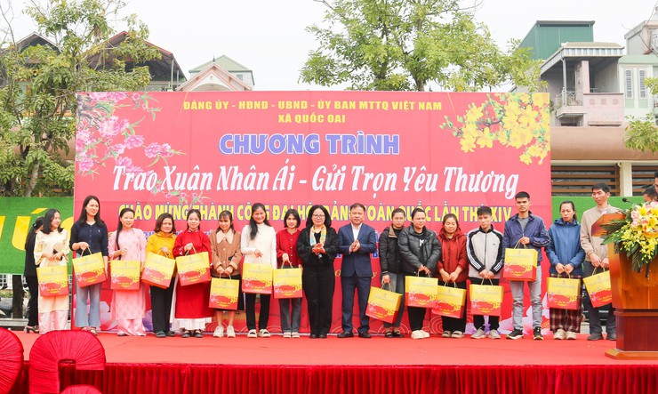 Quốc Oai lan tỏa yêu thương qua chương trình “Trao xuân nhân ái – Gửi trọn yêu thương”- Ảnh 10.