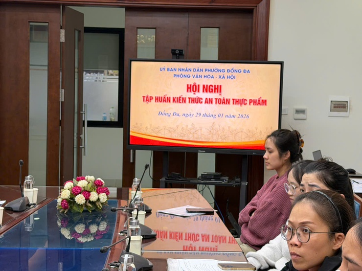 Hội nghị tập huấn kiến thức an toàn thực phẩm cho các chủ cơ sở kinh doanh dịch vụ ăn uống tại tuyến phố Hoàng Cầu và tuyến phố Ô Chợ Dừa- Ảnh 4.