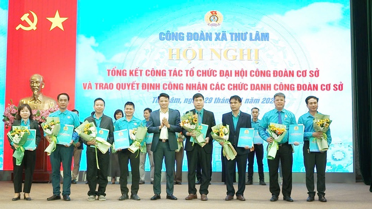 Công đoàn xã Thư Lâm tổ chức Hội nghị Tổng kết Công tác tổ chức Đại hội Công đoàn cơ sở và trao quyết định công nhận các chức danh công đoàn cơ sở- Ảnh 7.