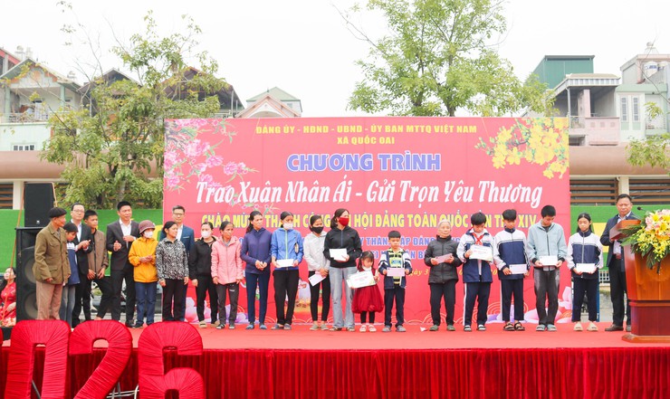 Quốc Oai lan tỏa yêu thương qua chương trình “Trao xuân nhân ái – Gửi trọn yêu thương”- Ảnh 13.