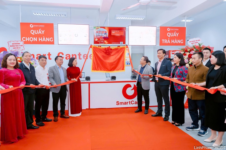 Phường Việt Hưng ra mắt mô hình “Smart Canteen”: Bước đột phá trong an toàn thực phẩm học đường và chuyển đổi số- Ảnh 6.