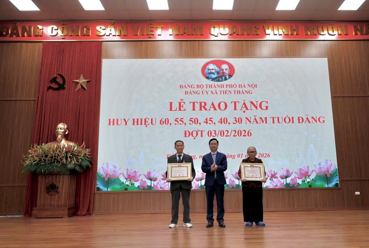 Đảng ủy xã Tiến Thắng kỷ niệm 96 năm ngày thành lập Đảng và trao tặng huy hiệu Đảng đợt 03/02/2026- Ảnh 3.