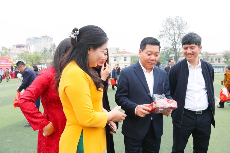 Quốc Oai lan tỏa yêu thương qua chương trình “Trao xuân nhân ái – Gửi trọn yêu thương”- Ảnh 18.