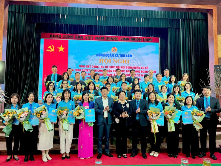 Công đoàn xã Thư Lâm tổ chức Hội nghị Tổng kết Công tác tổ chức Đại hội Công đoàn cơ sở và trao quyết định công nhận các chức danh công đoàn cơ sở- Ảnh 11.