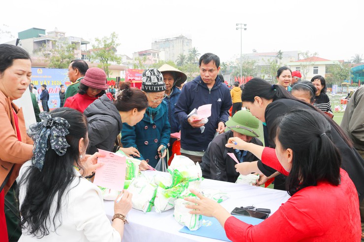 Quốc Oai lan tỏa yêu thương qua chương trình “Trao xuân nhân ái – Gửi trọn yêu thương”- Ảnh 21.