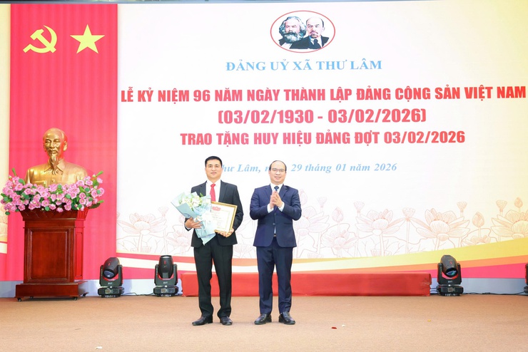 ĐẢNG ỦY XÃ THƯ LÂM TRANG TRỌNG TỔ CHỨC LỄ KỶ NIỆM 96 NĂM NGÀY THÀNH LẬP ĐẢNG (03/02/1930-03/02/2026) VÀ TRAO HUY HIỆU ĐẢNG ĐỢT 03/02/2026- Ảnh 15.