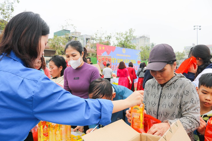 Quốc Oai lan tỏa yêu thương qua chương trình “Trao xuân nhân ái – Gửi trọn yêu thương”- Ảnh 23.