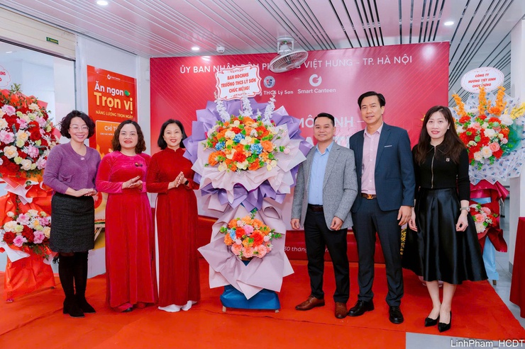 Phường Việt Hưng ra mắt mô hình “Smart Canteen”: Bước đột phá trong an toàn thực phẩm học đường và chuyển đổi số- Ảnh 5.