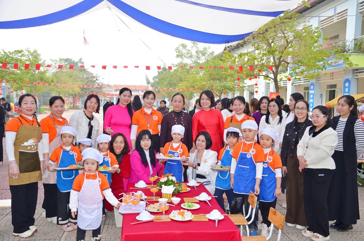 Trường Mầm non Thanh Mỹ tổ chức chương trình " Ngày hội dinh dưỡng và an toàn thực phẩm " năm học 2025 - 2026 

- Ảnh 4.