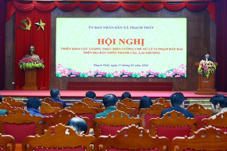 Thạch Thất triển khai lực lượng cưỡng chế xử lý vi phạm đất đai tại thôn Lại Thượng và thôn Thanh Câu- Ảnh 1.