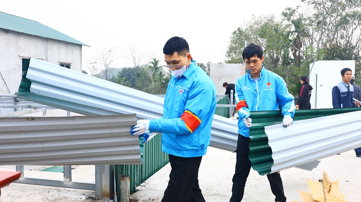 XÃ THẠCH THẤT TỔ CHỨC CƯỠNG CHẾ CÁC TRƯỜNG HỢP VI PHẠM ĐẤT ĐAI- Ảnh 11.