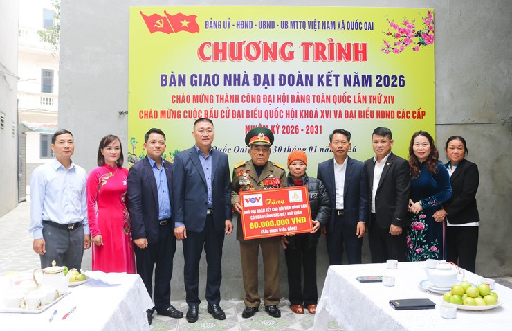 Quốc Oai trao nhà Đại đoàn kết cho gia đình CCB Lương Minh Nghĩa dịp Tết đến, Xuân về- Ảnh 2.