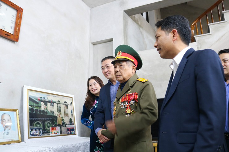 Quốc Oai trao nhà Đại đoàn kết cho gia đình CCB Lương Minh Nghĩa dịp Tết đến, Xuân về- Ảnh 5.
