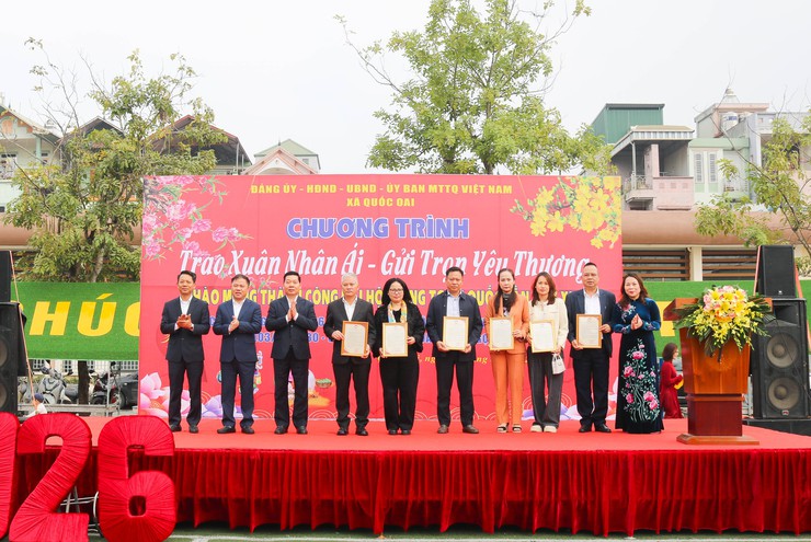 Quốc Oai lan tỏa yêu thương qua chương trình “Trao xuân nhân ái – Gửi trọn yêu thương”- Ảnh 5.