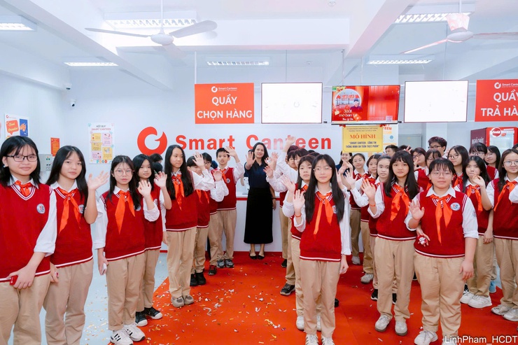 Phường Việt Hưng ra mắt mô hình “Smart Canteen”: Bước đột phá trong an toàn thực phẩm học đường và chuyển đổi số- Ảnh 11.