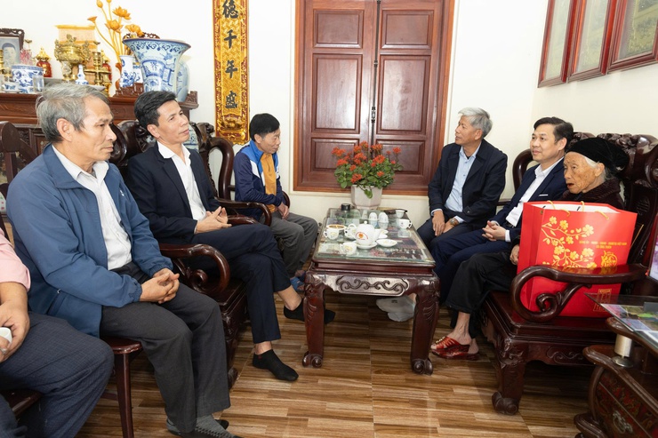 Thăm, tặng quà Tết Nguyên đán Bính Ngọ năm 2026 cho người có công và các đối tượng chính sách- Ảnh 2.