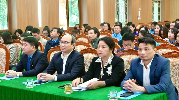 Công đoàn xã Thư Lâm tổ chức Hội nghị Tổng kết Công tác tổ chức Đại hội Công đoàn cơ sở và trao quyết định công nhận các chức danh công đoàn cơ sở- Ảnh 2.