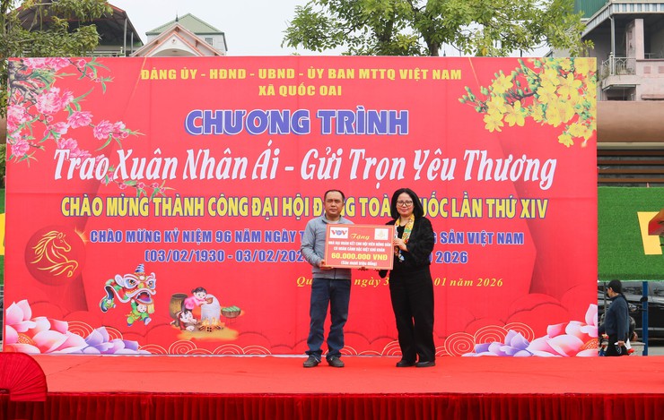 Quốc Oai lan tỏa yêu thương qua chương trình “Trao xuân nhân ái – Gửi trọn yêu thương”- Ảnh 8.