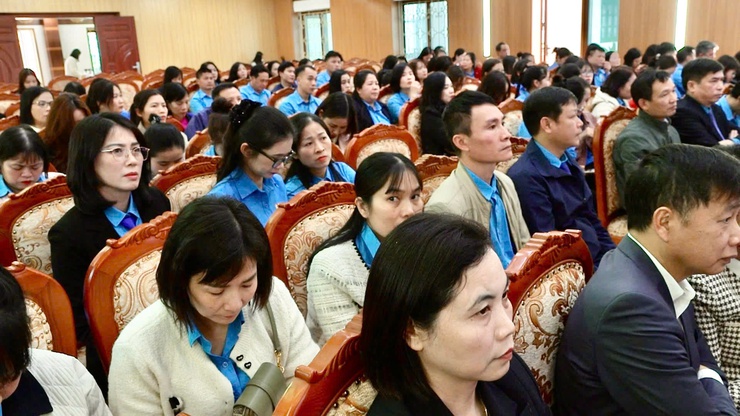 Công đoàn xã Thư Lâm tổ chức Hội nghị Tổng kết Công tác tổ chức Đại hội Công đoàn cơ sở và trao quyết định công nhận các chức danh công đoàn cơ sở- Ảnh 4.