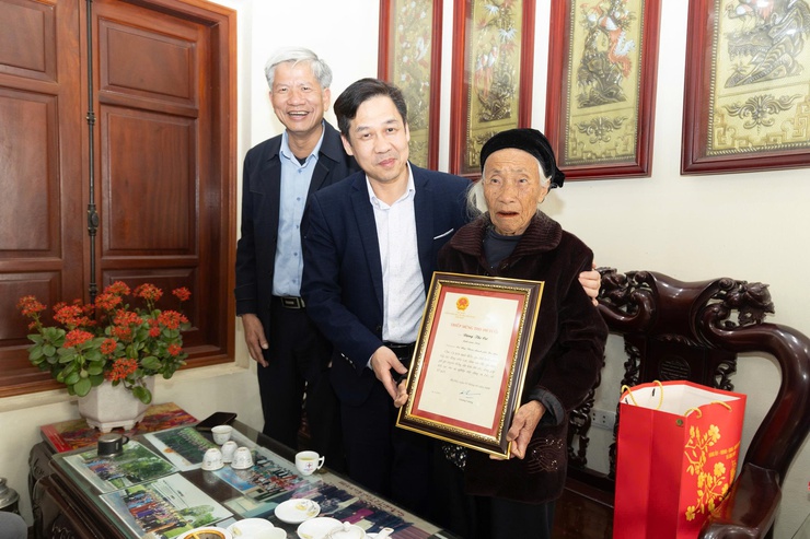 Thăm, tặng quà Tết Nguyên đán Bính Ngọ năm 2026 cho người có công và các đối tượng chính sách- Ảnh 12.