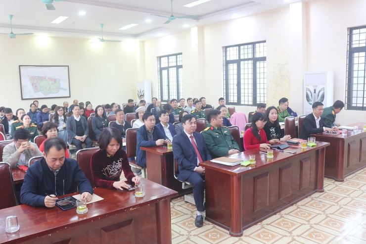 Phường Tây Mỗ bàn giao chức trách, nhiệm vụ Chỉ huy trưởng Ban Chỉ huy Quân sự phường
- Ảnh 1.