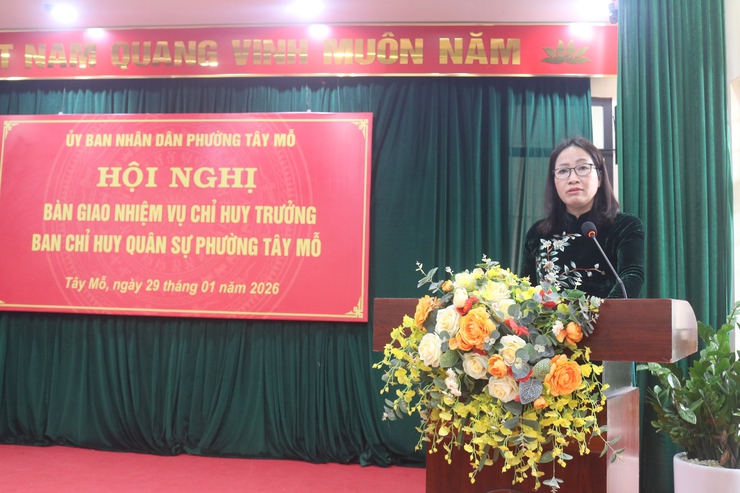 Phường Tây Mỗ bàn giao chức trách, nhiệm vụ Chỉ huy trưởng Ban Chỉ huy Quân sự phường
- Ảnh 3.