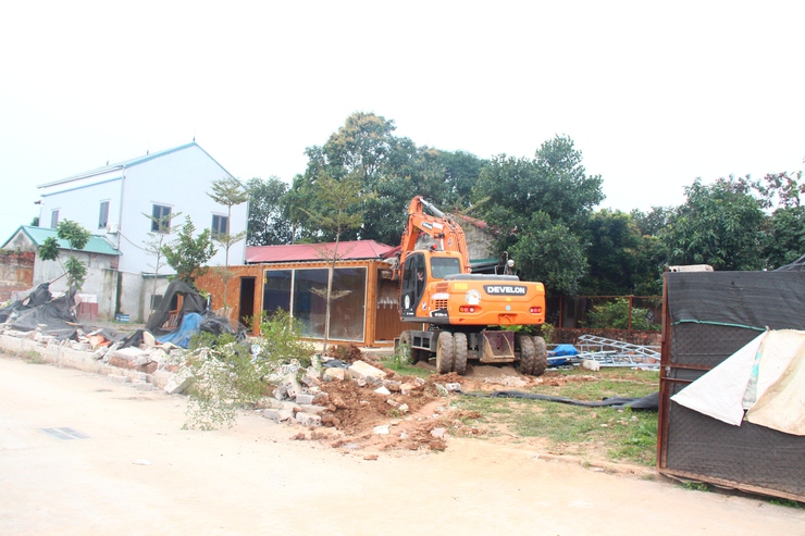 XÃ THẠCH THẤT TỔ CHỨC CƯỠNG CHẾ CÁC TRƯỜNG HỢP VI PHẠM ĐẤT ĐAI- Ảnh 5.