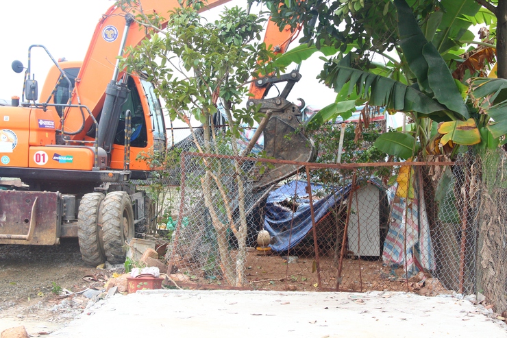 XÃ THẠCH THẤT TỔ CHỨC CƯỠNG CHẾ CÁC TRƯỜNG HỢP VI PHẠM ĐẤT ĐAI- Ảnh 6.