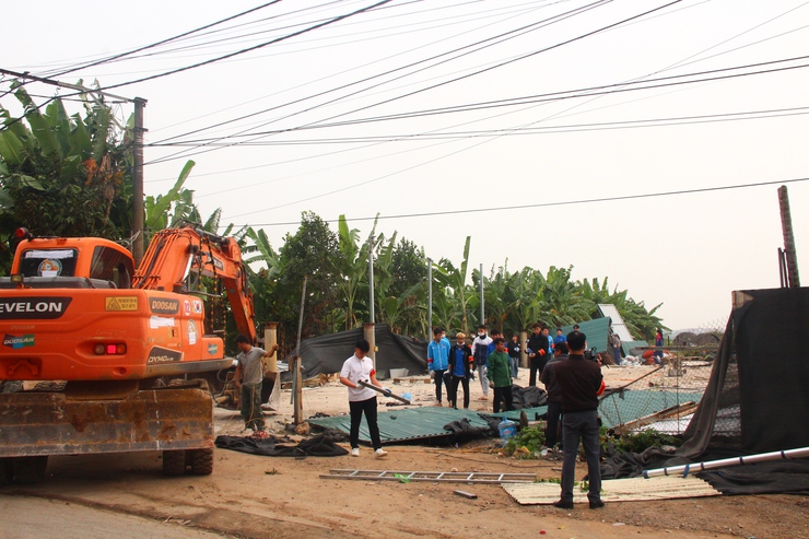 XÃ THẠCH THẤT TỔ CHỨC CƯỠNG CHẾ CÁC TRƯỜNG HỢP VI PHẠM ĐẤT ĐAI- Ảnh 4.