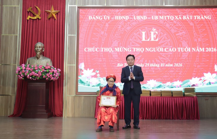 Xã Bát Tràng chúc thọ, mừng thọ 781 cụ cao niên dịp Xuân Bính Ngọ 2026- Ảnh 4.