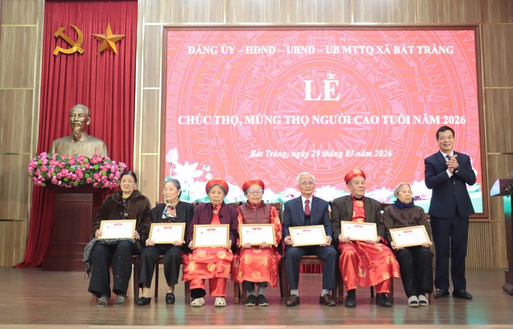 Xã Bát Tràng chúc thọ, mừng thọ 781 cụ cao niên dịp Xuân Bính Ngọ 2026- Ảnh 6.