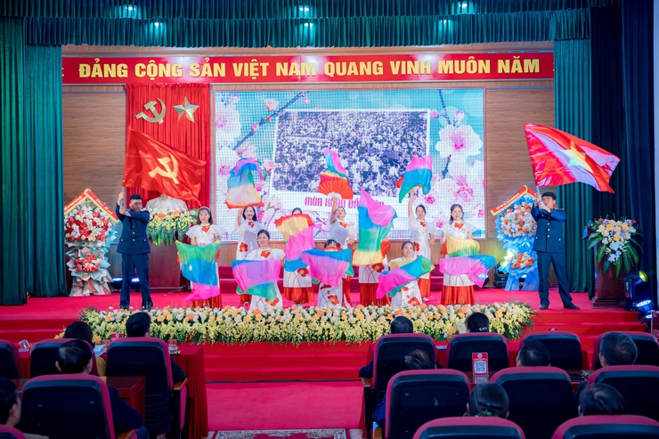 ÔNG NGÔ DUY BẢY ĐƯỢC BẦU LÀM CHỦ TỊCH HỘI CHỮ THẬP ĐỎ XÃ NỘI BÀI KHÓA I, NHIỆM KỲ 2026-2031
- Ảnh 2.