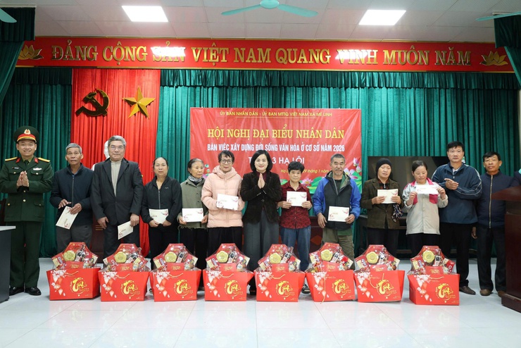 Xã Mê Linh tặng quà cho các gia đình chính sách, người có công, người có hoàn cảnh khó khăn nhân dịp Tết Nguyên đán Bính Ngọ 2026- Ảnh 3.