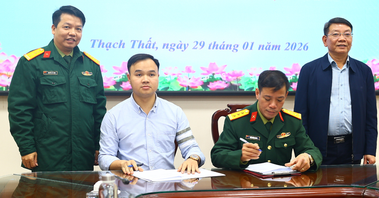 Xã Thạch Thất tổ chức hội nghị bàn giao nhiệm vụ Chỉ huy Trưởng Ban chỉ huy Quân sự xã- Ảnh 3.