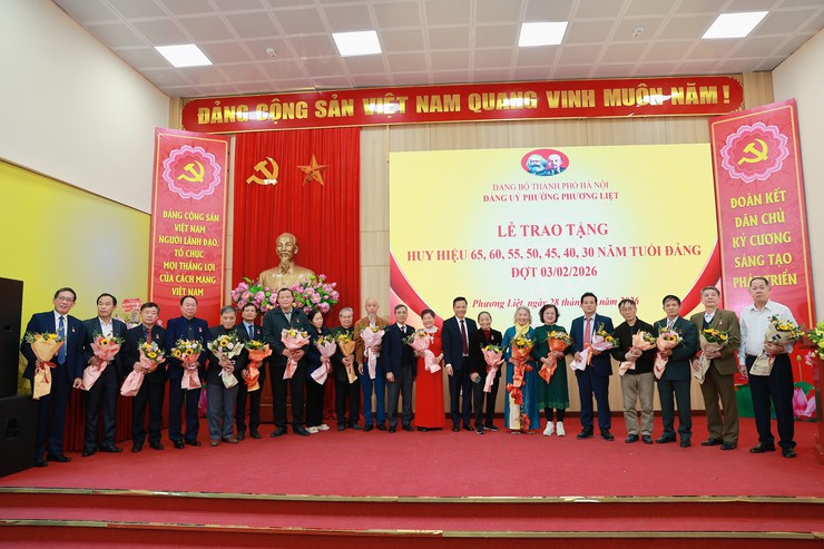 Phương Liệt tổ chức Lễ trao tặng Huy hiệu Đảng đợt 03/02/2026- Ảnh 6.