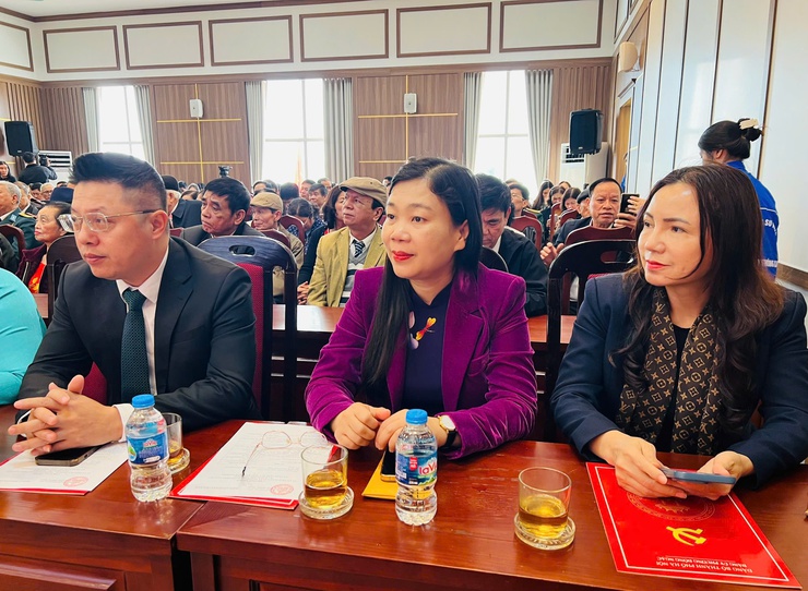 ĐẢNG BỘ PHƯỜNG ĐÔNG NGẠC TRAO HUY HIỆU ĐẢNG TẶNG 97 ĐẢNG VIÊN NHÂN DỊP KỶ NIỆM 96 NĂM NGÀY THÀNH LẬP ĐẢNG CỘNG SẢN VIỆT NAM (03/02/1930 – 03/02/2026)- Ảnh 1.