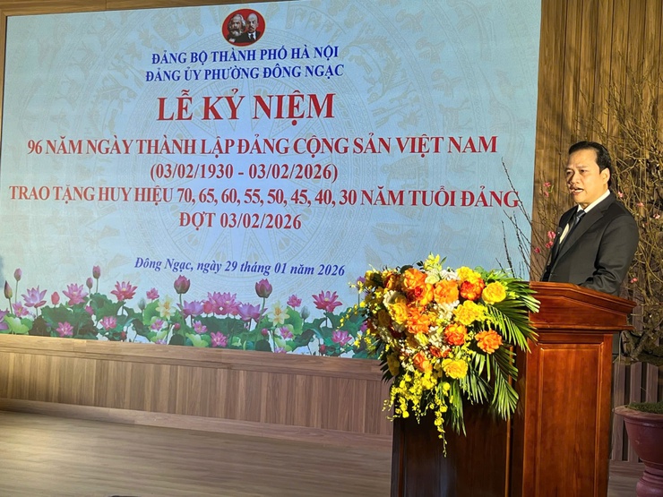 ĐẢNG BỘ PHƯỜNG ĐÔNG NGẠC TRAO HUY HIỆU ĐẢNG TẶNG 97 ĐẢNG VIÊN NHÂN DỊP KỶ NIỆM 96 NĂM NGÀY THÀNH LẬP ĐẢNG CỘNG SẢN VIỆT NAM (03/02/1930 – 03/02/2026)- Ảnh 3.