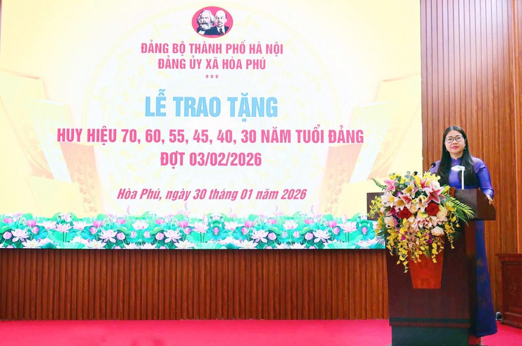 Đảng ủy xã Hòa Phú: Tổ chức Lễ trao Huy hiệu Đảng đợt 3/2/2026- Ảnh 8.
