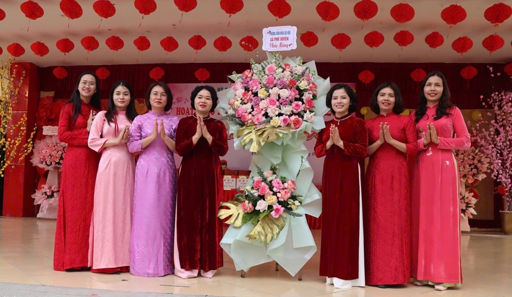 Trường Tiểu học Phú Xuyên tổ chức Hội chợ Xuân 2026 với chủ đề "Sắc tết học đường"- Ảnh 1.