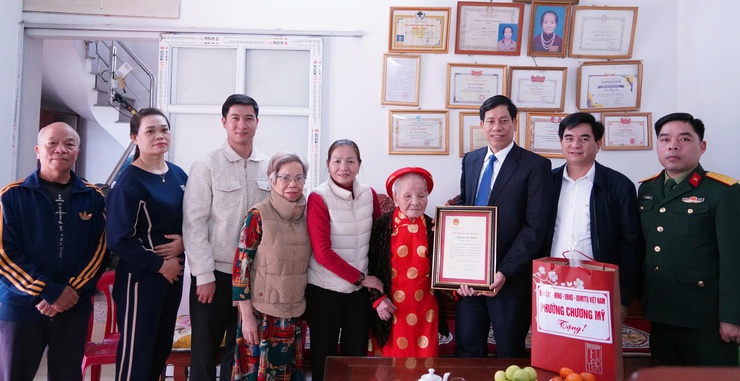 Đồng chí Vũ Ngọc Hòa thăm, tặng quà người có công và người cao tuổi nhân dịp Tết Nguyên đán Bính Ngọ 2026- Ảnh 1.