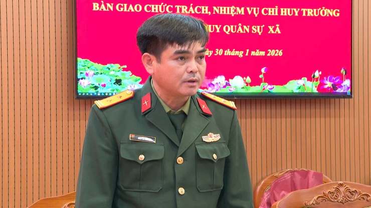 Bàn giao chức vụ Chỉ huy trưởng Ban Chỉ huy Quân sự xã Thanh Trì, TP Hà Nội- Ảnh 3.