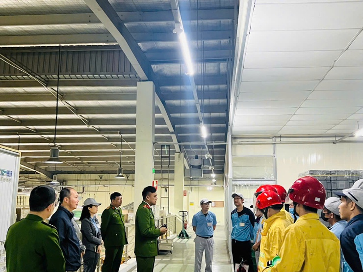 Kiểm tra, hướng dẫn bảo đảm an toàn PCCC tại Khu công nghiệp Thăng Long dịp Tết Bính Ngọ 2026- Ảnh 2.