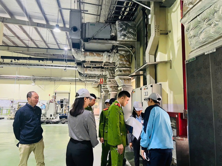 Kiểm tra, hướng dẫn bảo đảm an toàn PCCC tại Khu công nghiệp Thăng Long dịp Tết Bính Ngọ 2026- Ảnh 4.