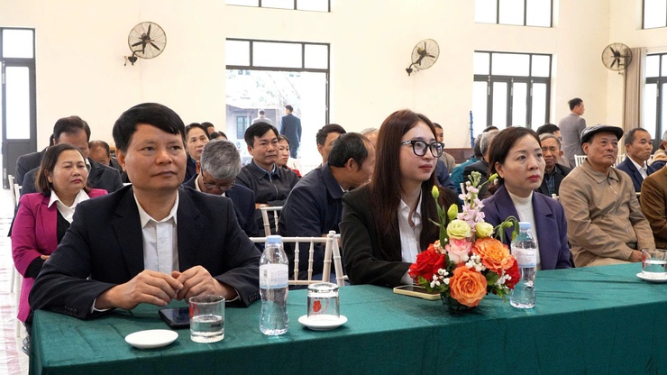 ĐẠI HỘI ĐẠI BIỂU THÀNH VIÊN THƯỜNG NIÊN HỢP TÁC XÃ NÔNG NGHIỆP DÂN HÒA NĂM 2025: 
KHẲNG ĐỊNH VAI TRÒ NÒNG CỐT TRONG PHÁT TRIỂN NÔNG NGHIỆP BỀN VỮNG- Ảnh 6.