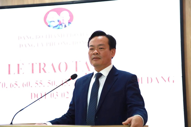 123 đảng viên phường Hồng Hà vinh dự nhận Huy hiệu Đảng đợt 3/2- Ảnh 3.