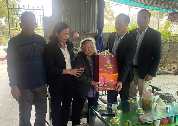 Lãnh đạo xã Mỹ Đức thăm, tặng quà nhân dịp Tết Nguyên Đán Bính Ngọ 2026- Ảnh 10.