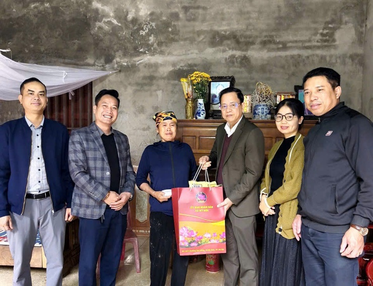 Lãnh đạo xã Mỹ Đức thăm, tặng quà nhân dịp Tết Nguyên Đán Bính Ngọ 2026- Ảnh 12.