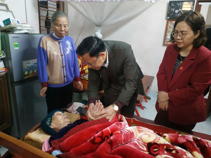 Lãnh đạo xã Mỹ Đức thăm, tặng quà nhân dịp Tết Nguyên Đán Bính Ngọ 2026- Ảnh 5.