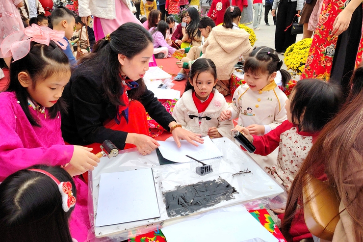 Rộn ràng các hoạt động trải nghiệm tại Ngày hội An sinh phường Thanh Xuân- Ảnh 18.