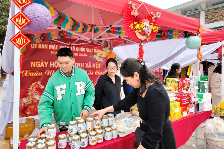 Rộn ràng các hoạt động trải nghiệm tại Ngày hội An sinh phường Thanh Xuân- Ảnh 25.